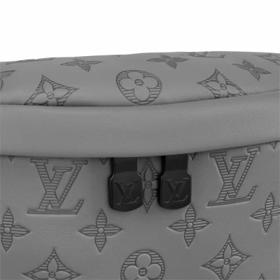 Discovery Bumbag Monogram Shadow Leather in Herrentaschen kleinen Taschen und Gürteltaschen