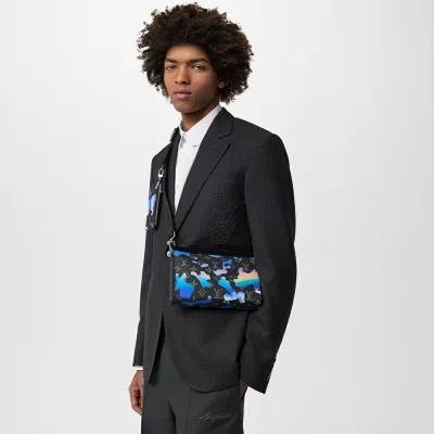 Gaston Wearable Wallet Monogram Eclipse Canvas in Herrentaschen kleinen Taschen und Gürteltaschen