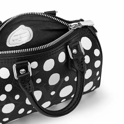 LV x YK Nano Speedy Bag Monogram Empreinte Leder in Damenbrieftaschen und Kleinlederwaren-Ketten- und Riemenbrieftaschen