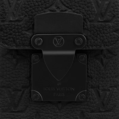 S-Lock Vertical Wearable Wallet Taurillon Monogram in Herrentaschen kleinen Taschen und Gürteltaschen